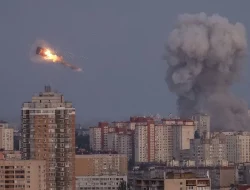 Drone Rudal Rusia Hantam Ibu Kota Ukraina, 1 Orang Tewas-Puluhan Luka